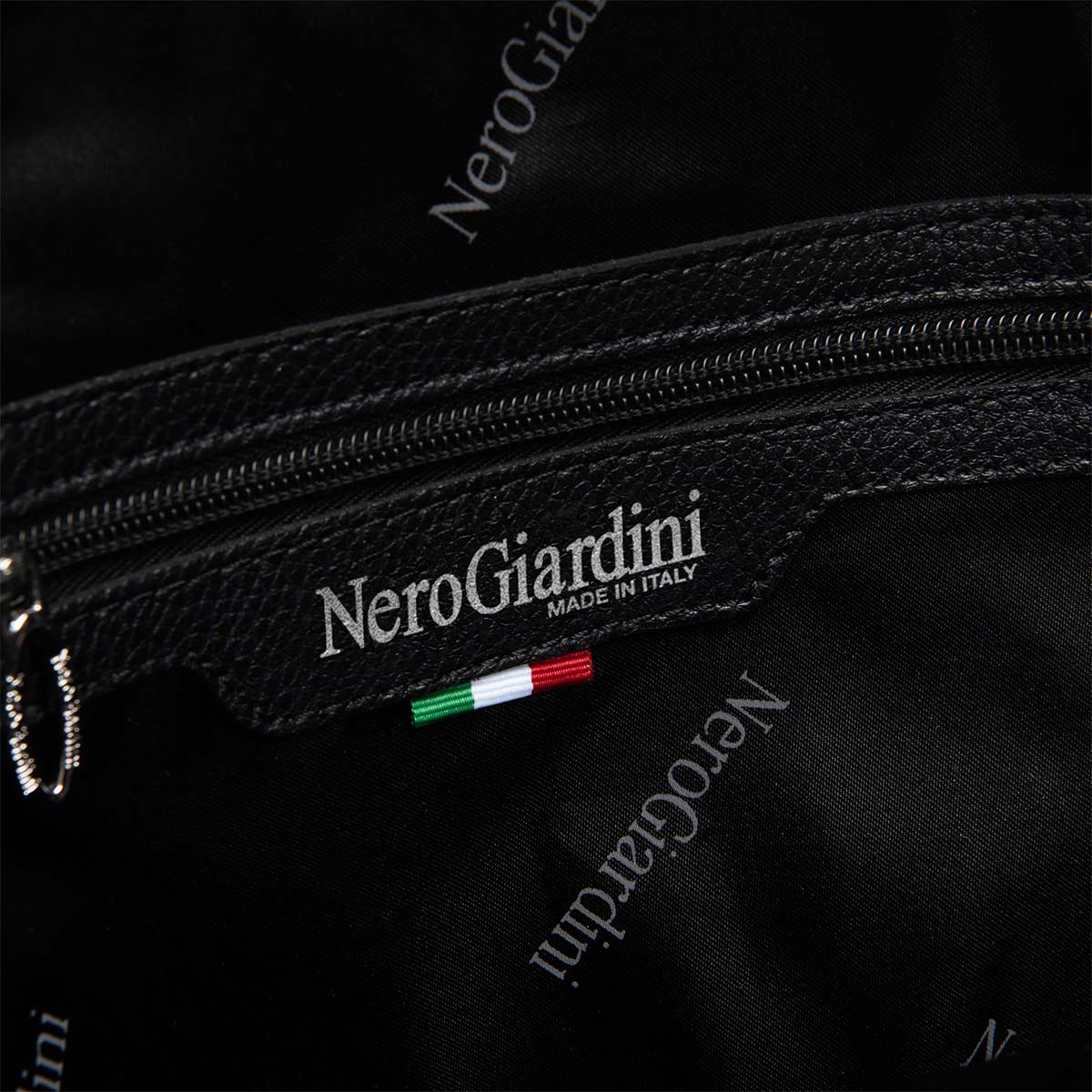 E343032D_nero_04.jpg