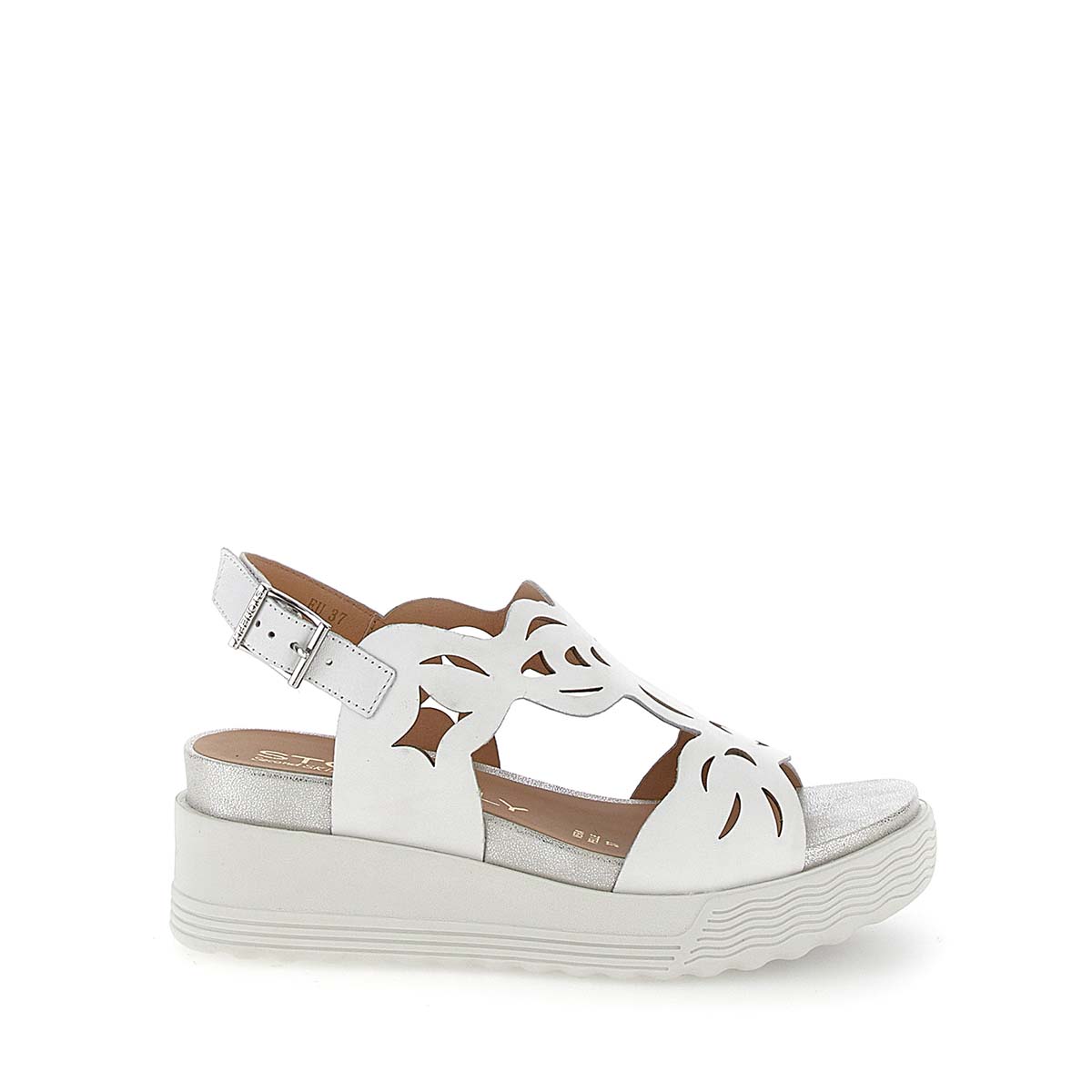 220902_cloudwhite_01